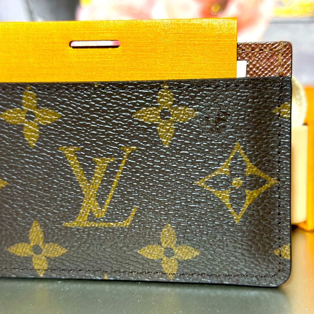 🔥🔥LOUIS VUITTON CARD HOLDER🔥🔥 - Picture 8 of 10